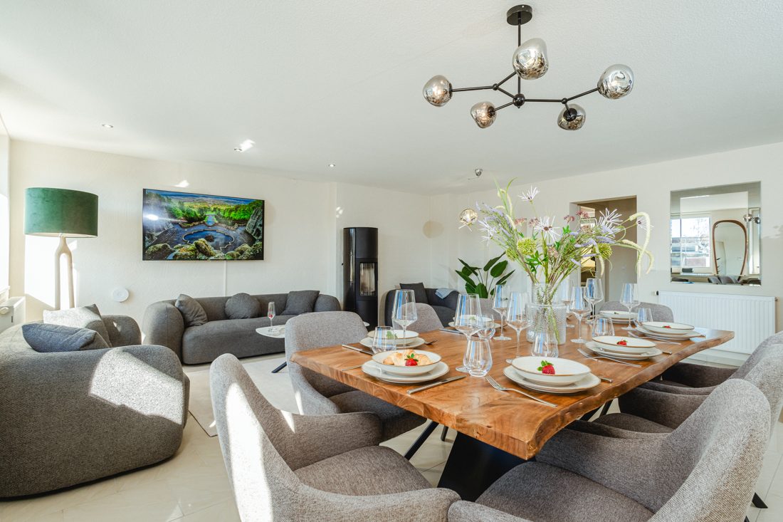 Ess- und Wohnbereich der Premium Wohnung Kassel Zentrum